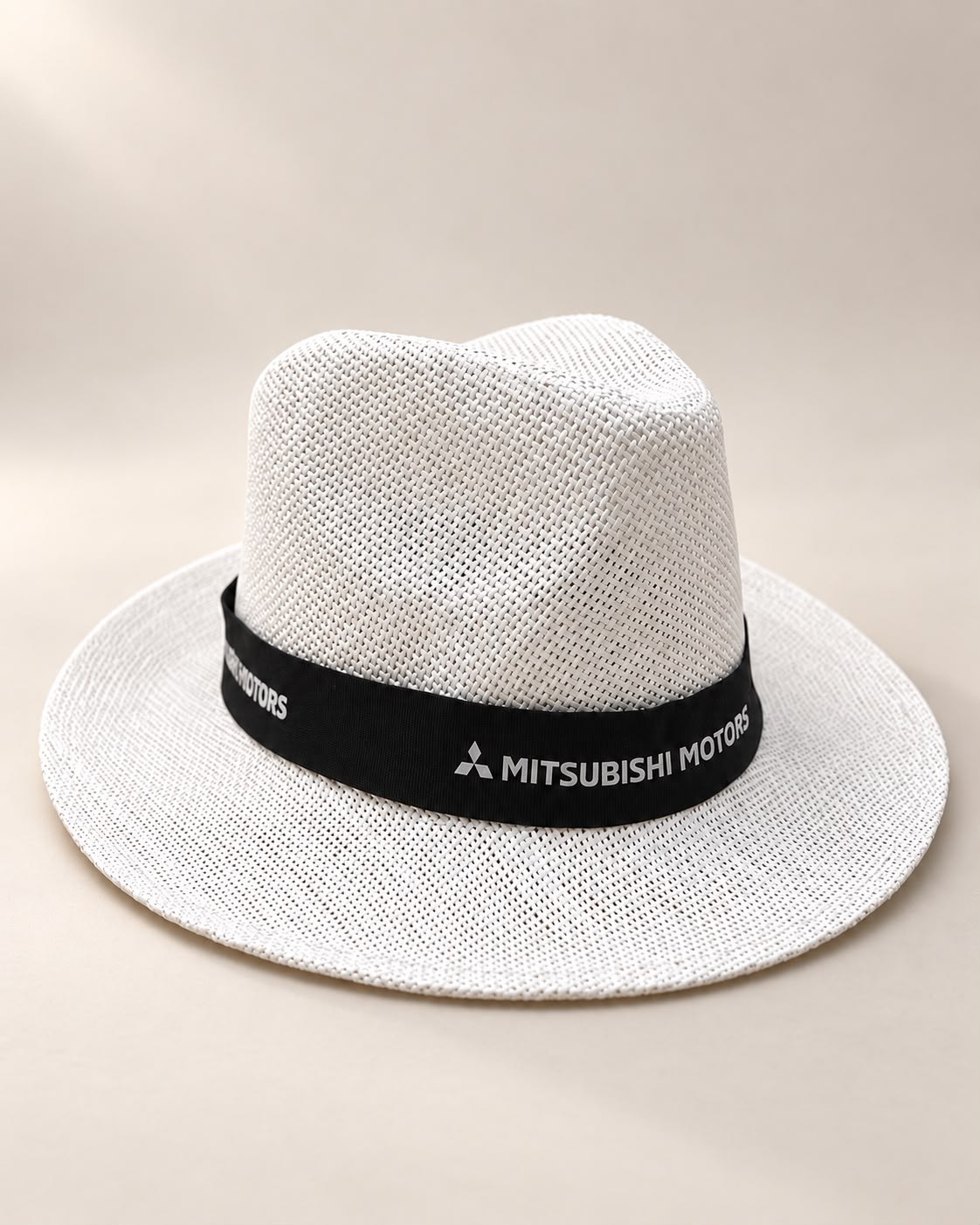 Sombrero de fibras naturales para el lanzamiento de una marca