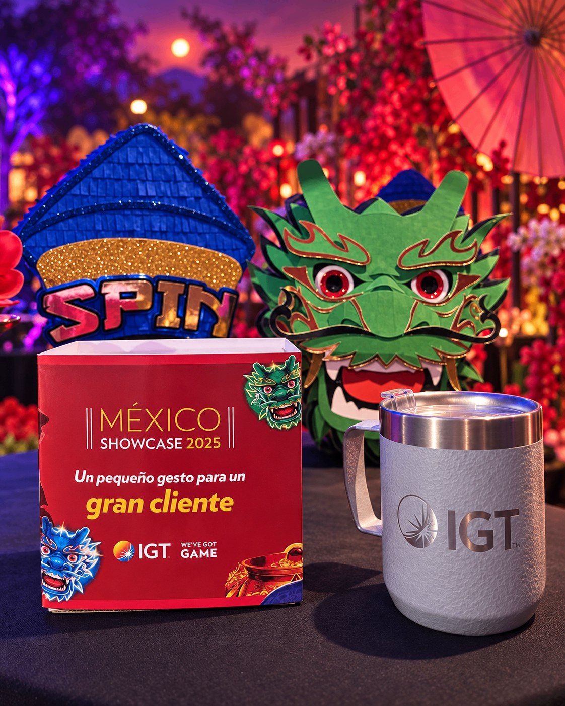 Piñata personalizada y regalo corporativo para evento con clientes
